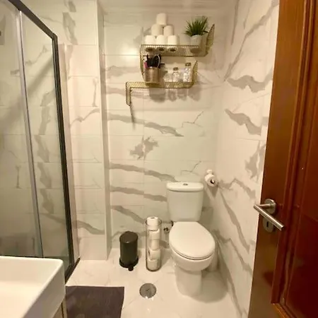 An Elegant & Cozy Apartmán *