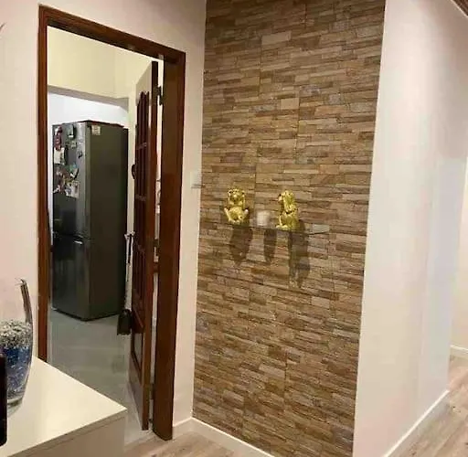 An Elegant & Cozy Amadora